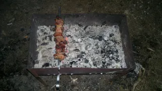 Открыл шашлычный сезон