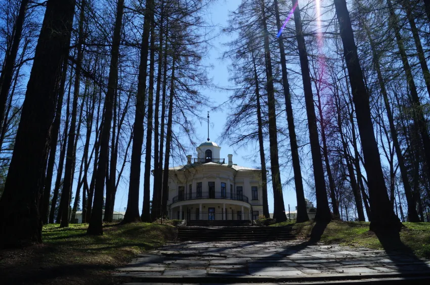 Усадьба в Середниково